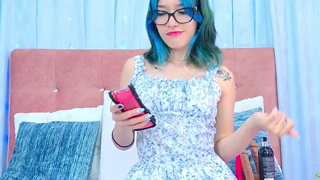 AlliciaKim online show from 11/04/25, 07:50