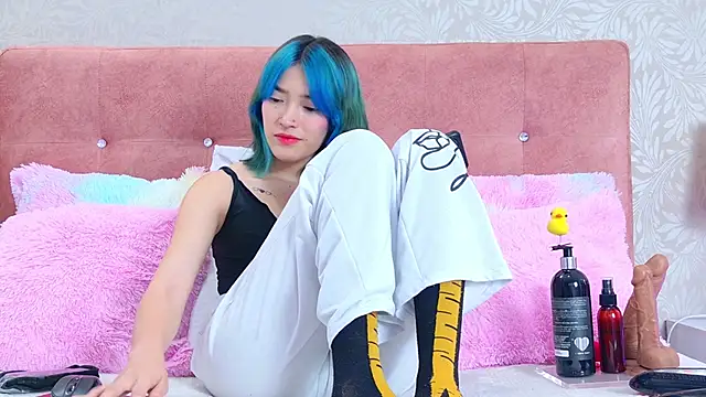 AlliciaKim online show from 09/24/25, 07:20