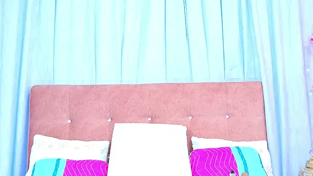 AlliciaKim online show from 11/08/25, 07:17