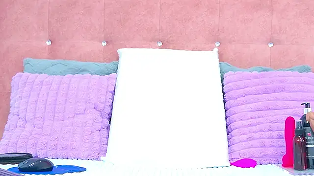 AlliciaKim online show from 11/21/25, 07:35