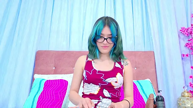 AlliciaKim online show from 11/12/25, 07:18