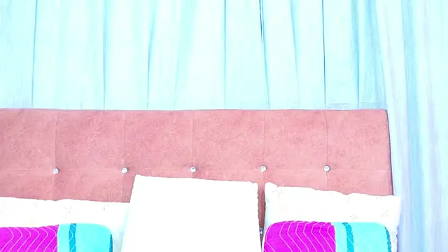 AlliciaKim online show from 11/09/25, 07:18