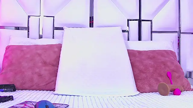 AlliciaKim online show from 03/18/26, 11:46