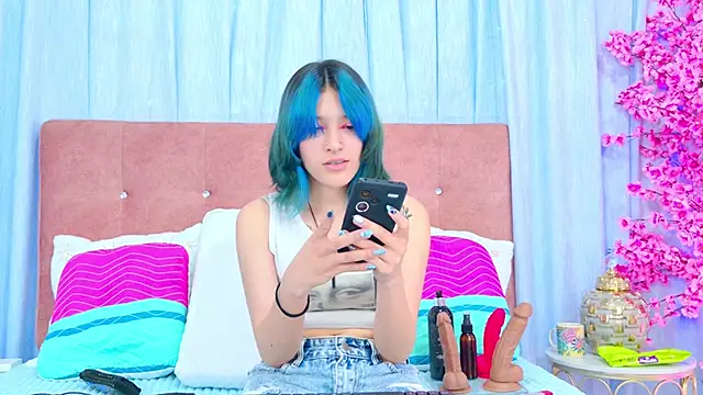 AlliciaKim online show from 11/06/25, 07:18