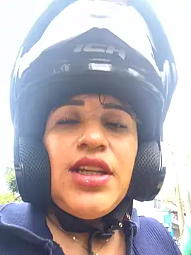 Snapshot of perlita05 chatting on 10/31/25, 05:31 perlita05 online show from 10/31/25, 05:31