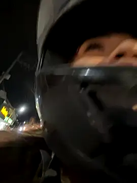 Snapshot of perlita05 chatting on 11/16/25, 02:27 perlita05 online show from 11/16/25, 02:27