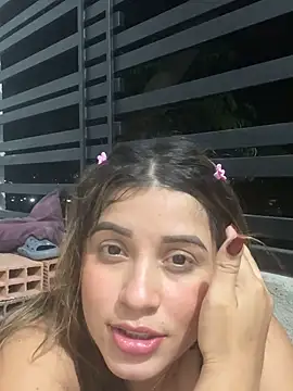 Snapshot of perlita05 chatting on 10/04/25, 02:24 perlita05 online show from 10/04/25, 02:24