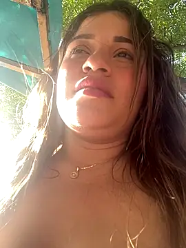 Snapshot of perlita05 chatting on 09/27/25, 08:48 perlita05 online show from 09/27/25, 08:48