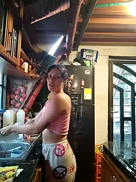 amazonafit  online show from 11/28/25, 09:04