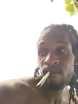 Snapshot of gwadaa9 chatting on 11/13/25, 08:13 gwadaa9 online show from 11/13/25, 08:13