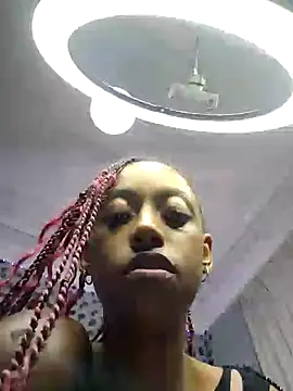 Snapshot of 02Boitybaby chatting on 06/04/26, 06:45 02Boitybaby online show from 06/04/26, 06:45