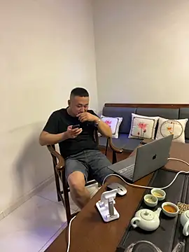 ShaoZian 1 online show from 10/26/25, 04:18