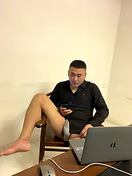 Snapshot of ShaoZian_1 chatting on 10/17/25, 04:53 ShaoZian 1 online show from 10/17/25, 04:53