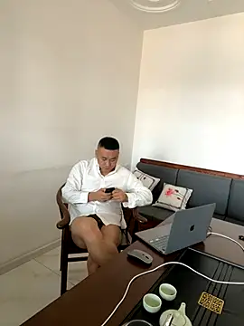 ShaoZian 1 online show from 10/24/25, 03:49