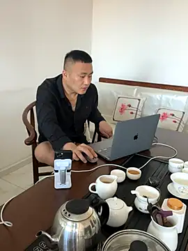 ShaoZian 1 online show from 10/31/25, 04:09