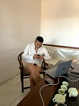 ShaoZian 1 online show from 10/30/25, 03:38