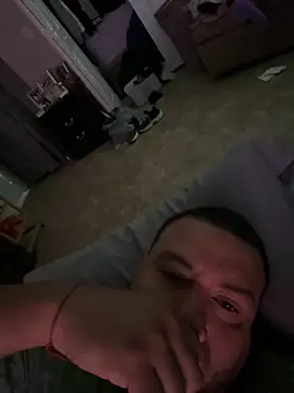 Snapshot of elamante03 chatting on 12/23/24, 01:45 elamante03 online show from 12/23/24, 01:45