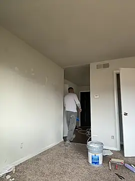 Snapshot of elamante03 chatting on 12/18/24, 02:49 elamante03 online show from 12/18/24, 02:49