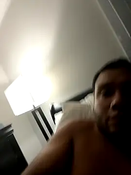 Snapshot of elamante03 chatting on 09/23/25, 02:18 elamante03 online show from 09/23/25, 02:18