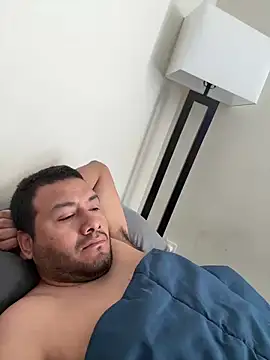 Snapshot of elamante03 chatting on 03/10/25, 01:10 elamante03 online show from 03/10/25, 01:10