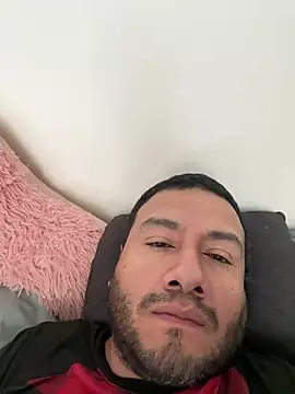 Snapshot of elamante03 chatting on 01/13/25, 02:21 elamante03 online show from 01/13/25, 02:21