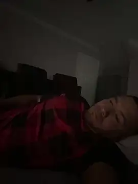 Snapshot of elamante03 chatting on 12/16/24, 08:26 elamante03 online show from 12/16/24, 08:26