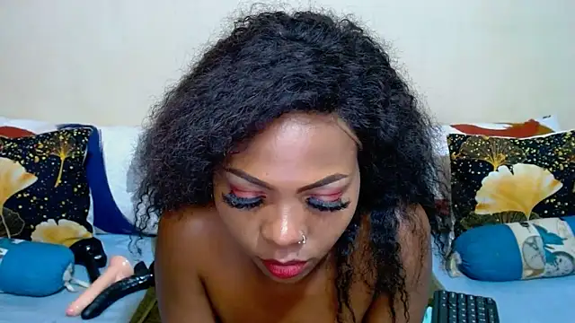Snapshot of DiamondLuv29 chatting on 10/16/25, 03:20 DiamondLuv29 online show from 10/16/25, 03:20