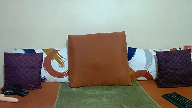 DiamondLuv29 online show from 04/14/26, 02:49