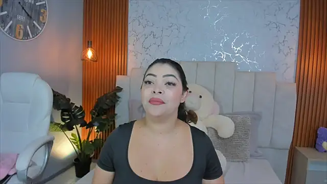 EmaBakker online show from 04/10/26, 09:27