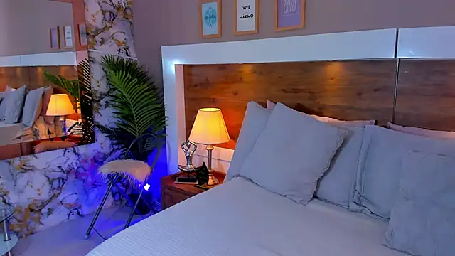 EmaBakker online show from 10/19/25, 11:46