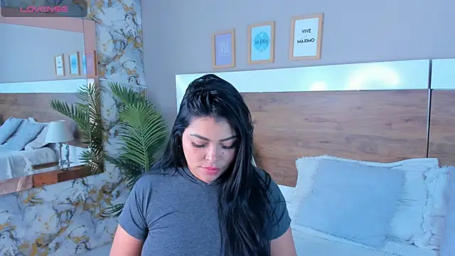 Snapshot of EmaBakker chatting on 07/17/26, 05:04 EmaBakker online show from 07/17/26, 05:04