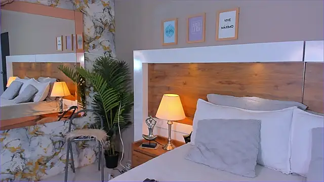 EmaBakker online show from 02/09/26, 06:55