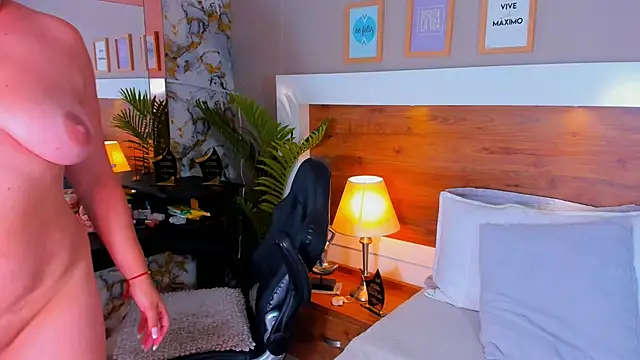 EmaBakker online show from 03/26/26, 09:07