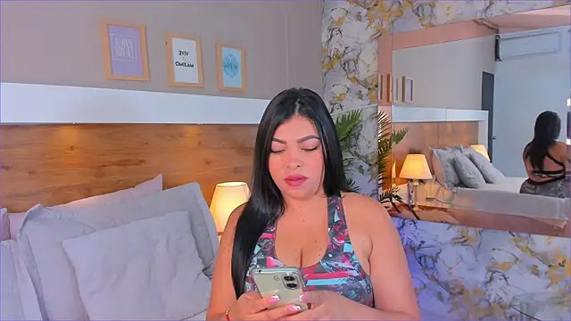 EmaBakker online show from 11/23/25, 12:37