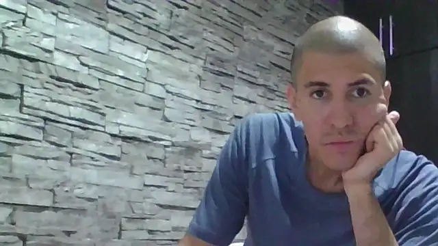Snapshot of Sexylatin64 chatting on 06/25/26, 01:03 Sexylatin64 online show from 06/25/26, 01:03
