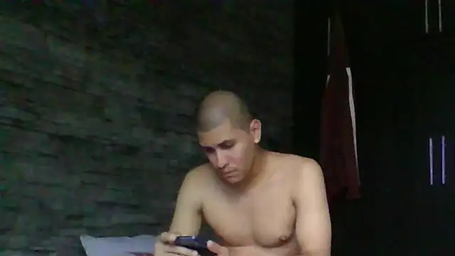 Snapshot of Sexylatin64 chatting on 11/27/25, 09:15 Sexylatin64 online show from 11/27/25, 09:15