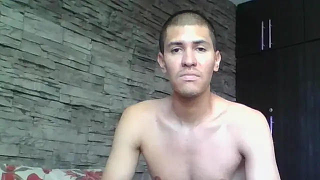 Snapshot of Sexylatin64 chatting on 07/10/26, 04:40 Sexylatin64 online show from 07/10/26, 04:40