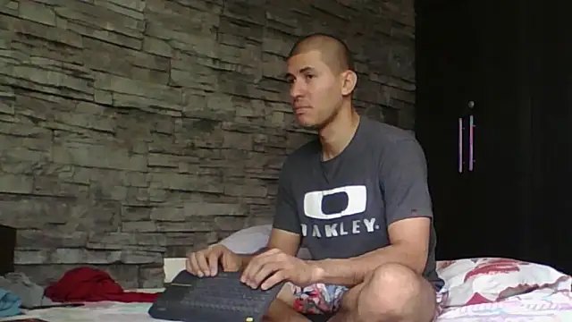 Snapshot of Sexylatin64 chatting on 02/14/26, 03:12 Sexylatin64 online show from 02/14/26, 03:12