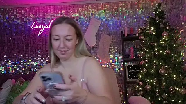 lucyallen4201 online show from 12/02/25, 11:34