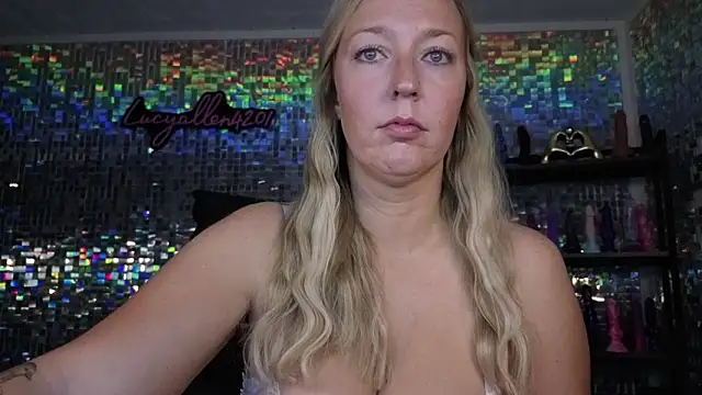 Snapshot of lucyallen4201 chatting on 09/18/25, 10:51 lucyallen4201 online show from 09/18/25, 10:51
