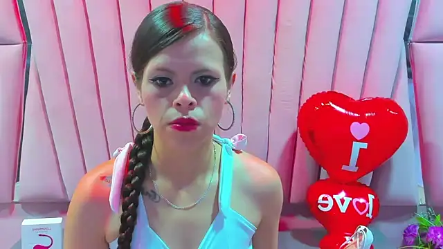 Snapshot of Mariana_Benett chatting on 10/04/25, 08:54 Mariana Benett online show from 10/04/25, 08:54