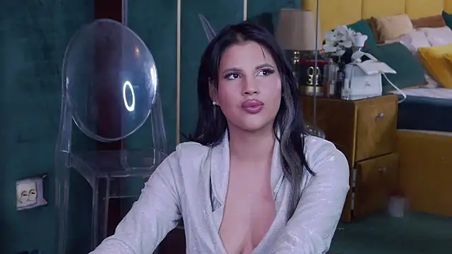 GiuliaHarvey online show from 11/29/25, 10:10