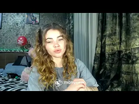 Snapshot of BonnyShy chatting on 02/16/25, 04:32 BonnyShy online show from 02/16/25, 04:32