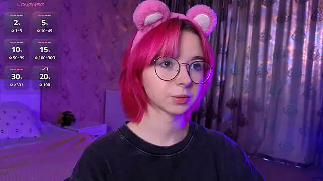 Snapshot of Nora_Failure chatting on 09/13/25, 10:04 Nora Failure online show from 09/13/25, 10:04