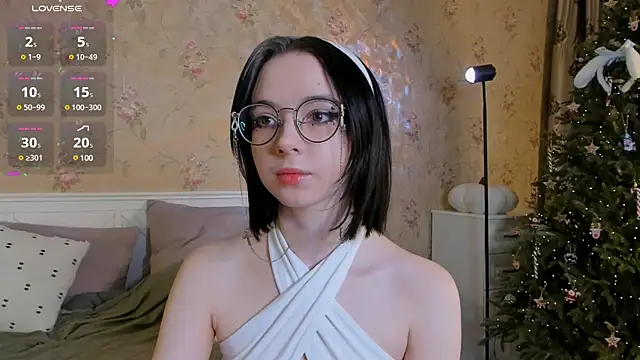 Snapshot of Nora_Failure chatting on 12/29/24, 05:21 Nora Failure online show from 12/29/24, 05:21