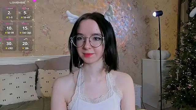 Snapshot of Nora_Failure chatting on 12/28/24, 03:58 Nora Failure online show from 12/28/24, 03:58