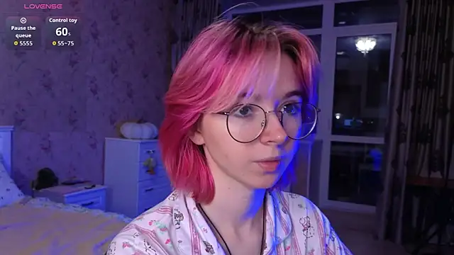 Snapshot of Nora_Failure chatting on 10/08/25, 01:12 Nora Failure online show from 10/08/25, 01:12