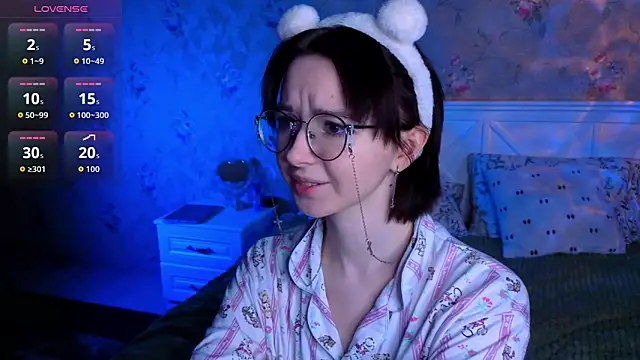 Snapshot of Nora_Failure chatting on 12/04/25, 11:31 Nora Failure online show from 12/04/25, 11:31