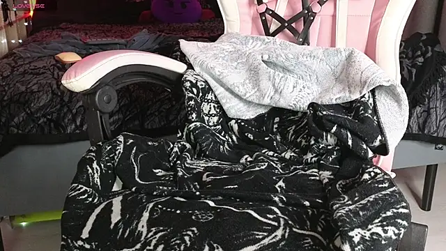 Devil s bride online show from 04/02/26, 03:51