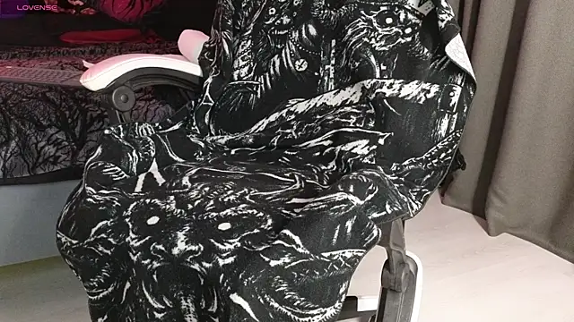 Devil s bride online show from 05/15/26, 04:38
